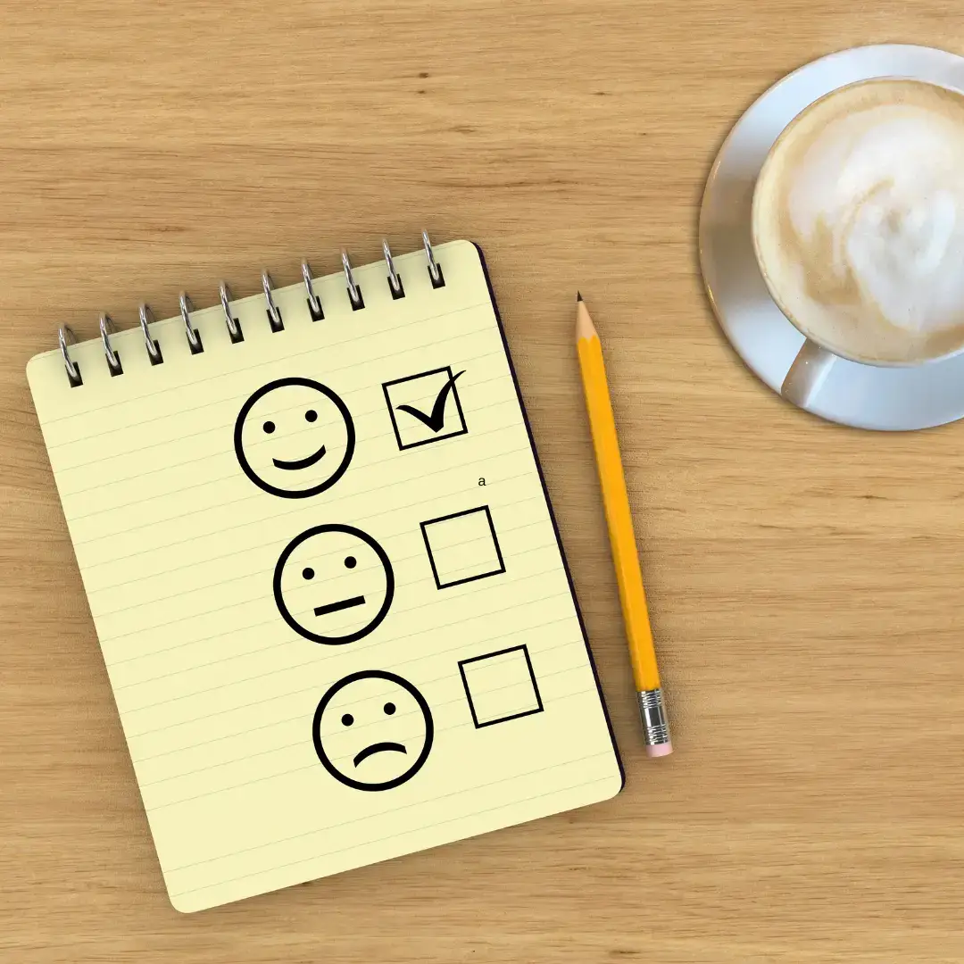 Utilisation des avis cinq étoiles pour renforcer la confiance sur un site d'ostéopathe.